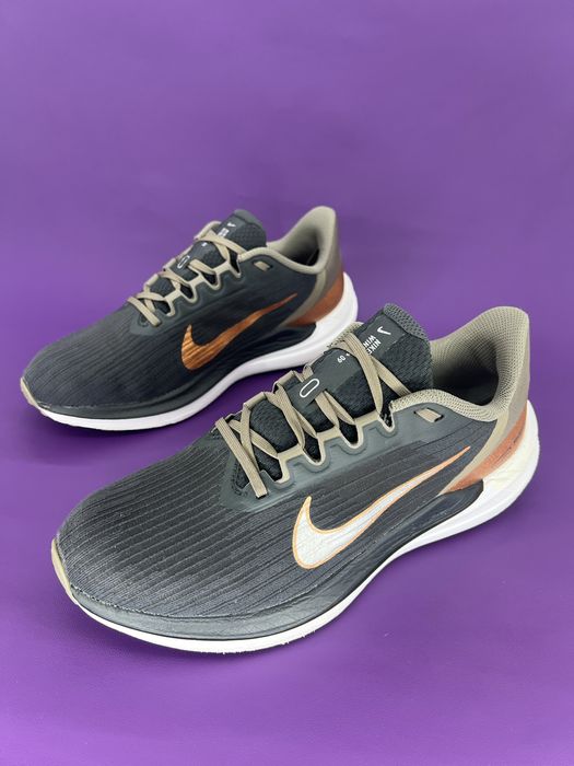 Жіночі кросівки 41р. 26.5см. Nike Air Winflo 9