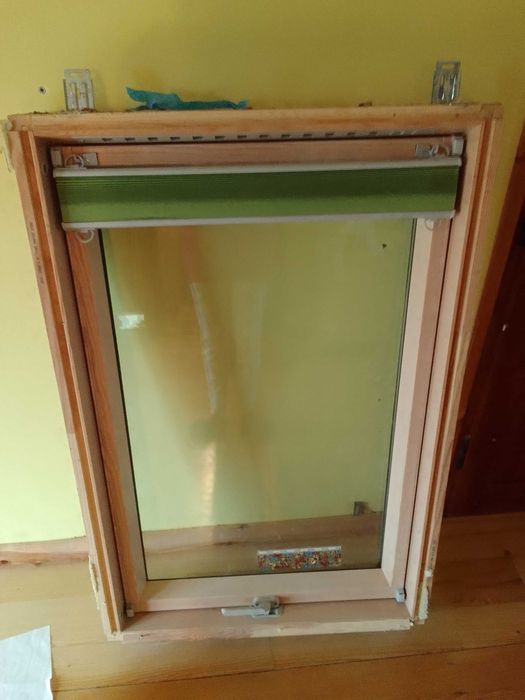 Sprzedam okna  dwa dachowe  używane stan bardzo dobry