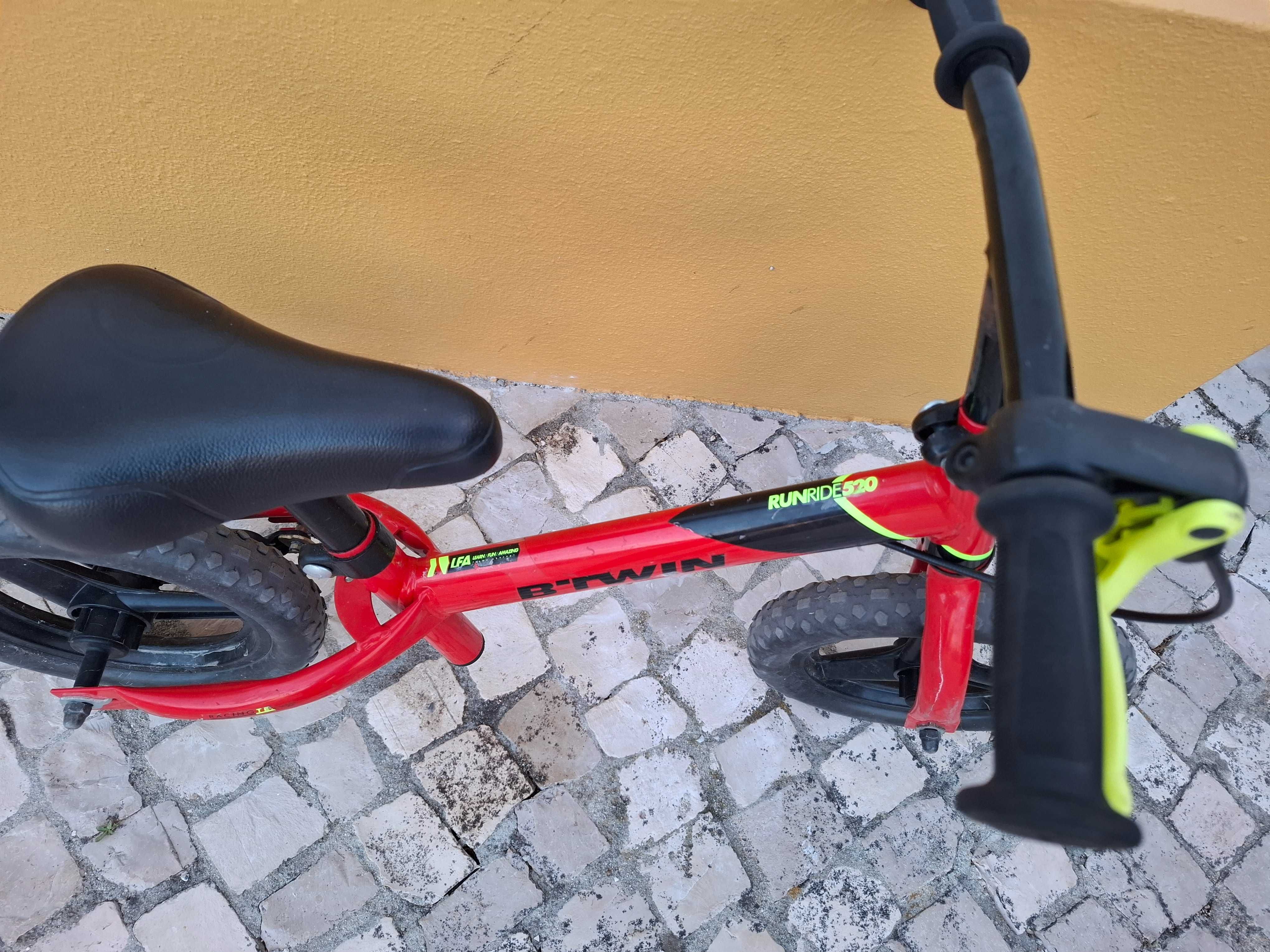 Bicicleta criança sem pedais