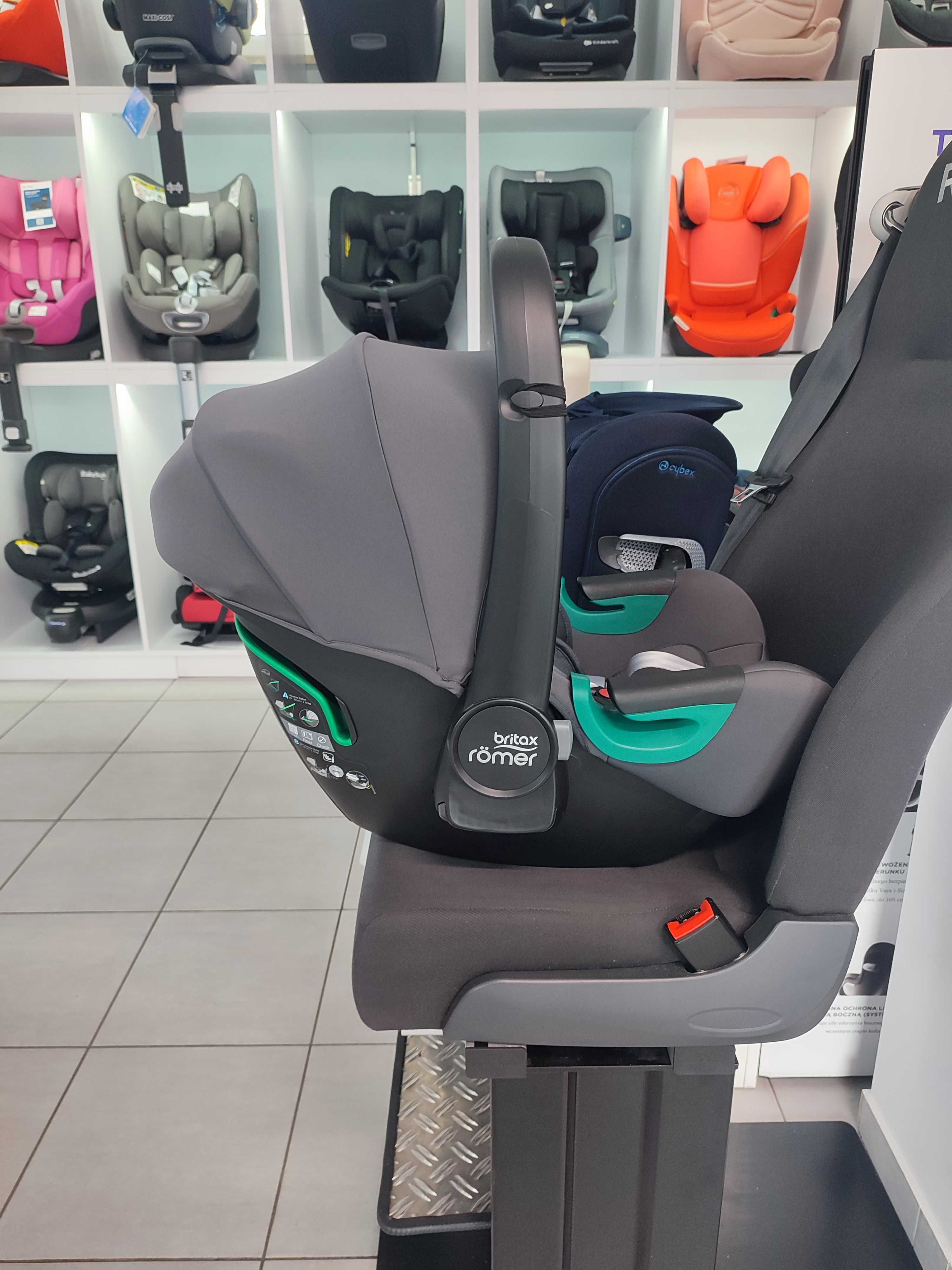 BRITAX ROEMER Baby-Safe 3 fotelik 0-13 kg z obrotową bazą ISOFIX