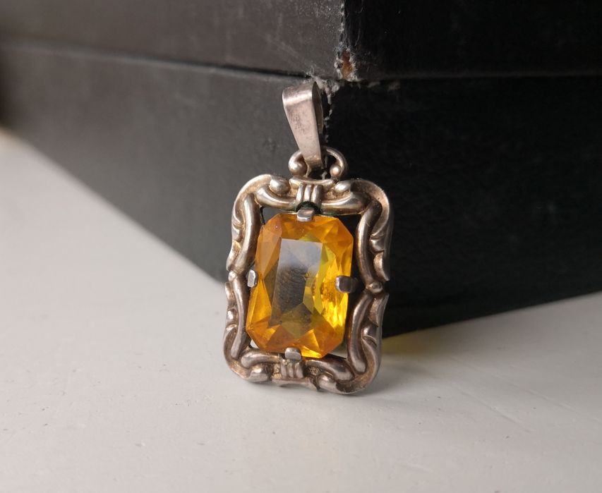 Bardzo stara srebrna zawieszka srebro stare biżuteria srebrna prl 830