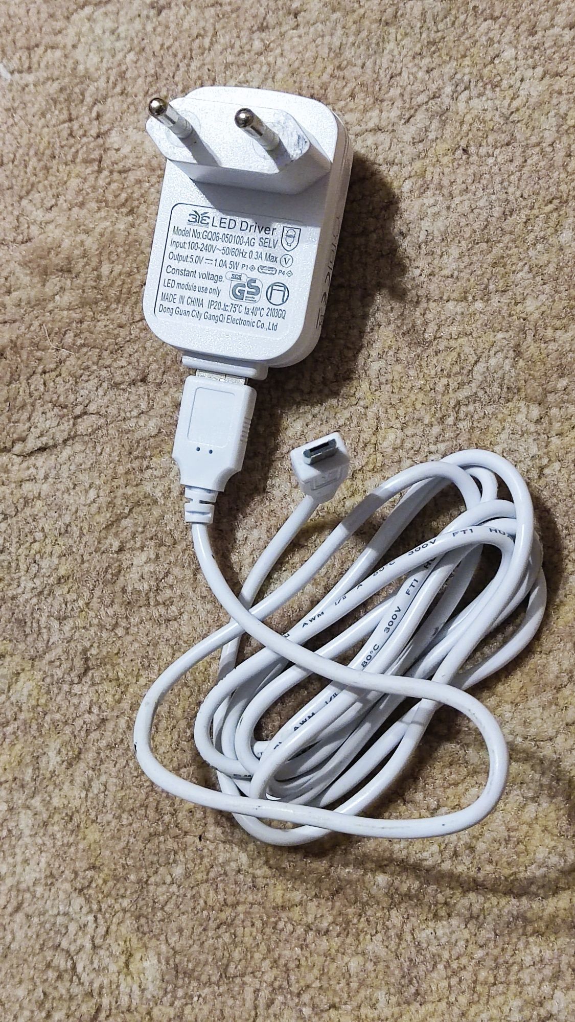 Zasilacz USB -> micro USB 5W (5V, 1A) z kablem 1,5m