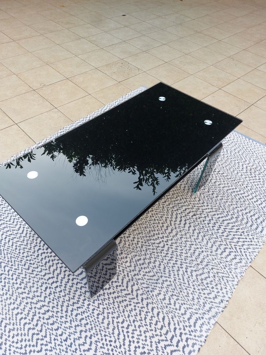 Mesa de vidro preto