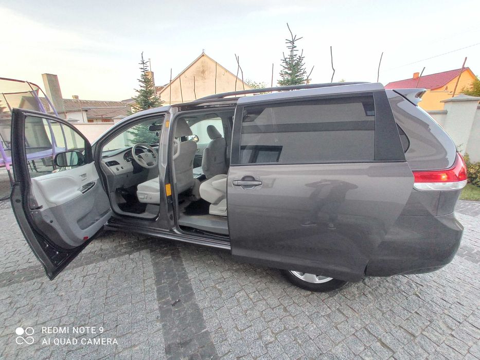 Toyota Sienna 2013 рік, терміново!!!