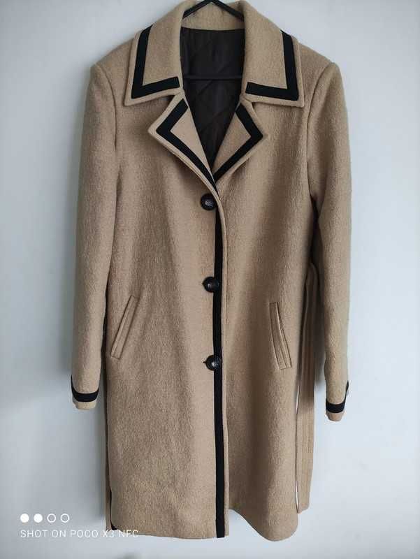 Karmelowy elegancki klasyczny płaszcz Wełniany beżowy Vintage