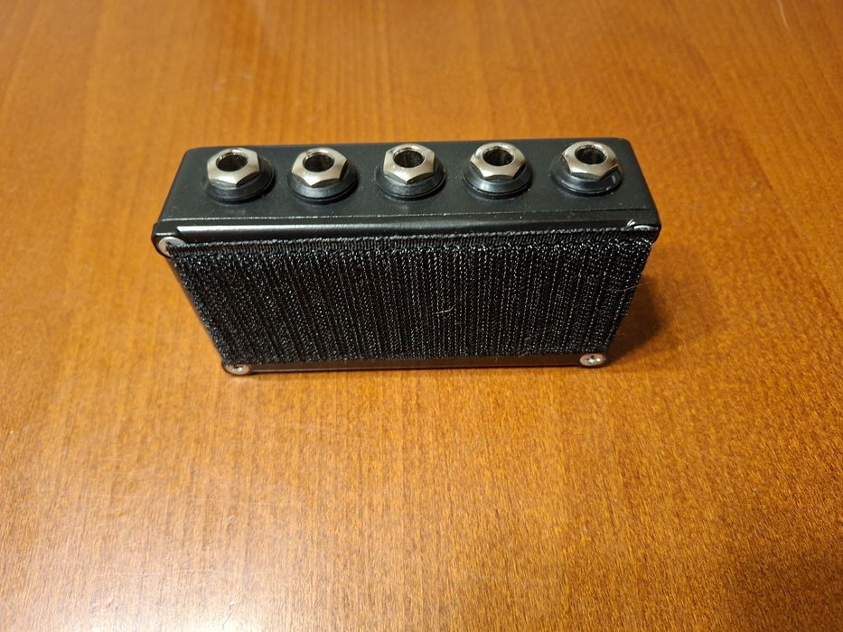 Patcher patchbox do gitarowego pedalboardu
