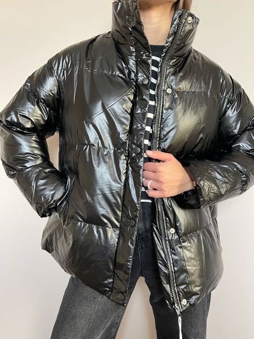 Куртка чорна жіноча