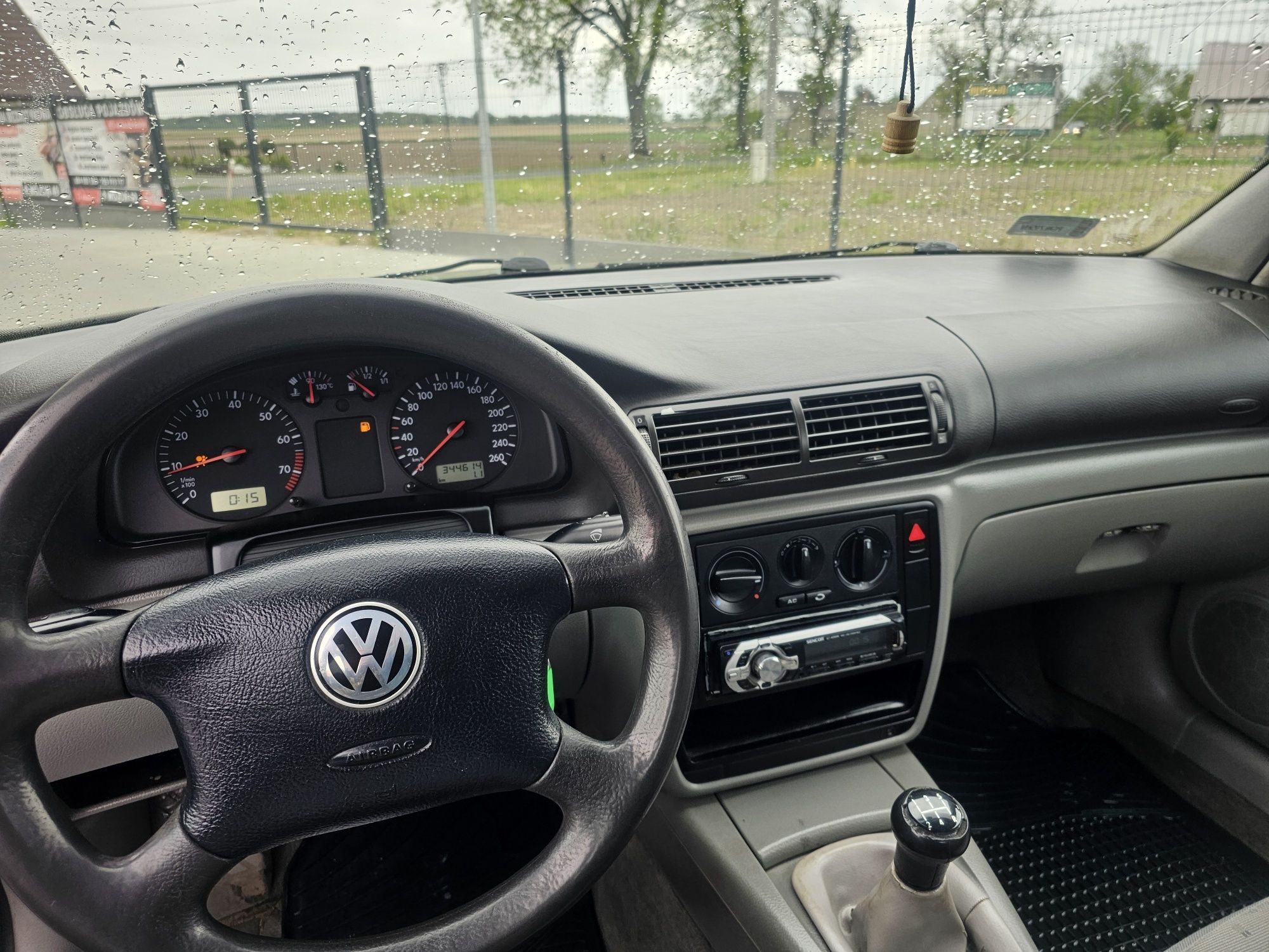 Vw Passat 1.6LPG Klimatyzacja Szyberdach w pełni sprawny