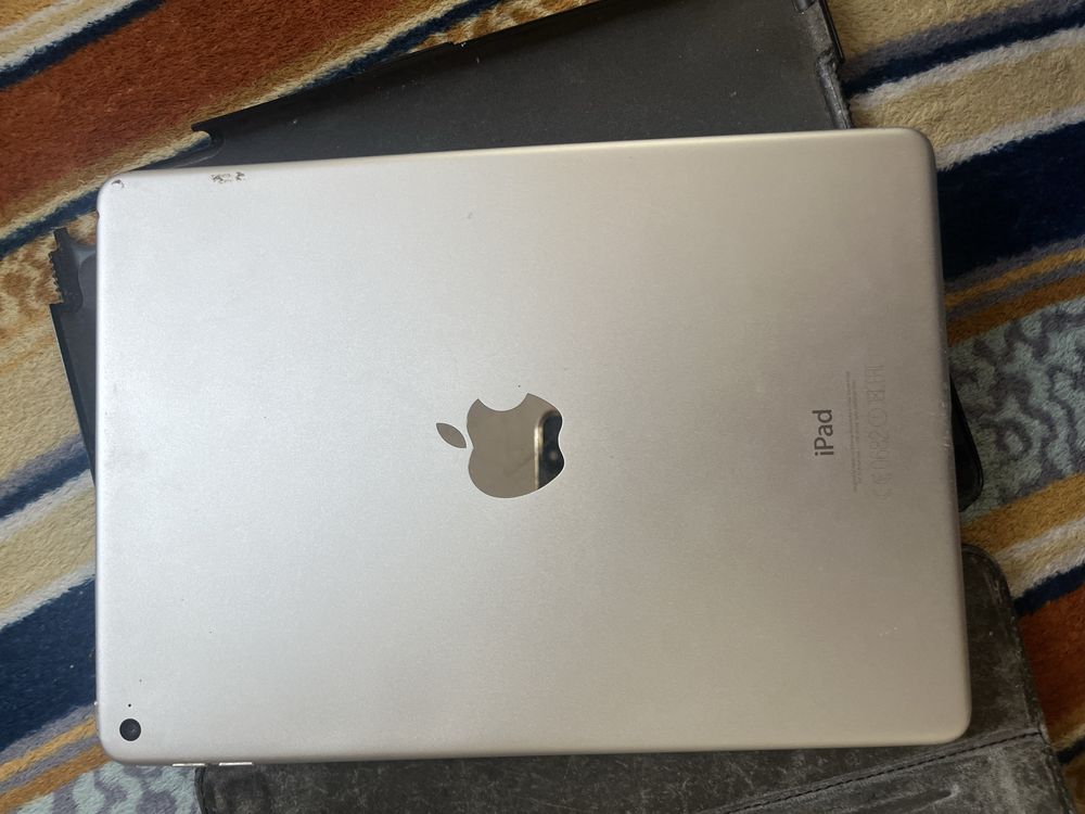Ipad air 2 на запчастини