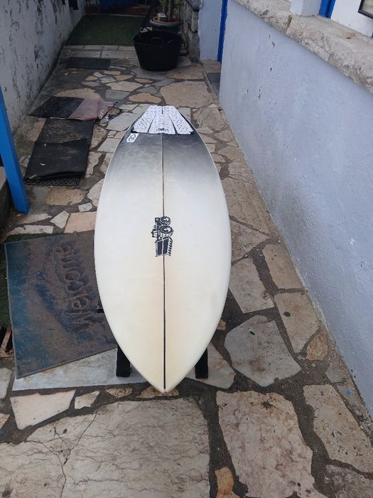 Prancha de Surf Js 5"10 28,5 litros