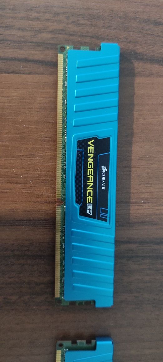 DDR3 8GB (2x4GB) Corsair VENGEANCE LP 1600MHz C9