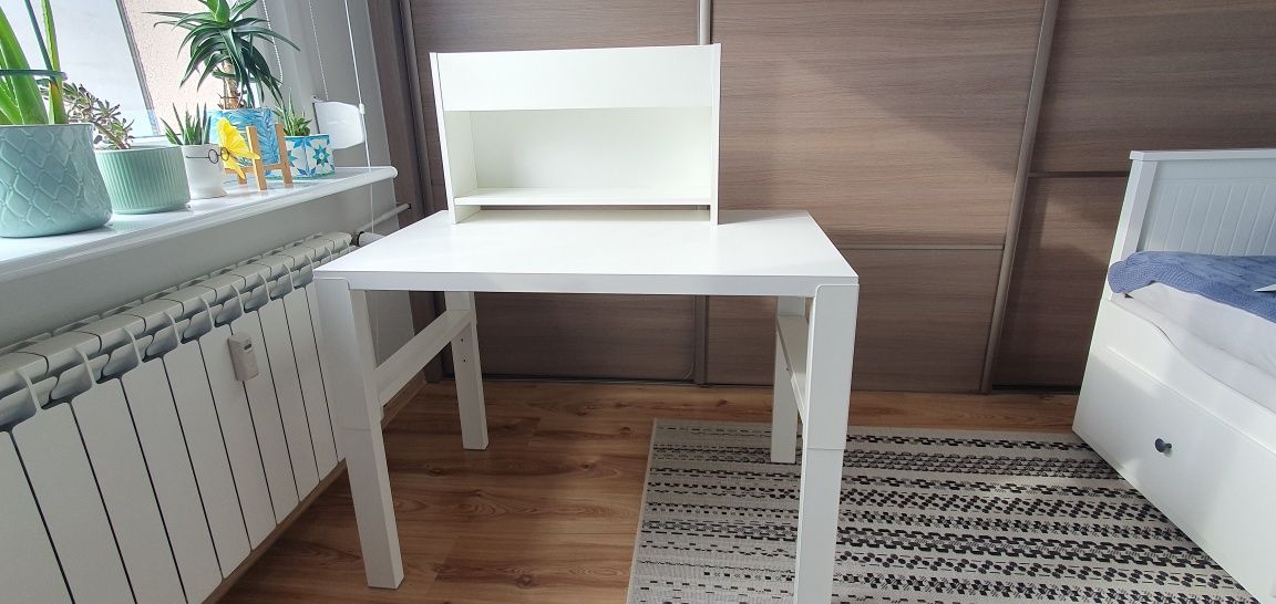 Biurko Ikea Pahl z nadstawką