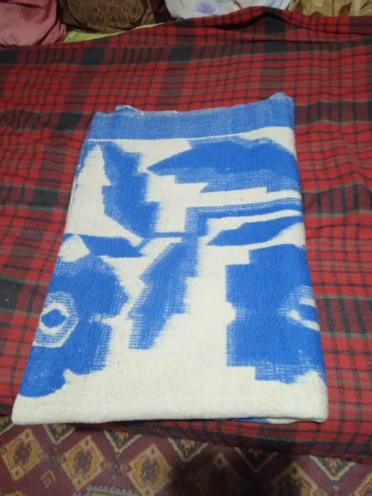 Одеяло шерстяное б.у полуторноее