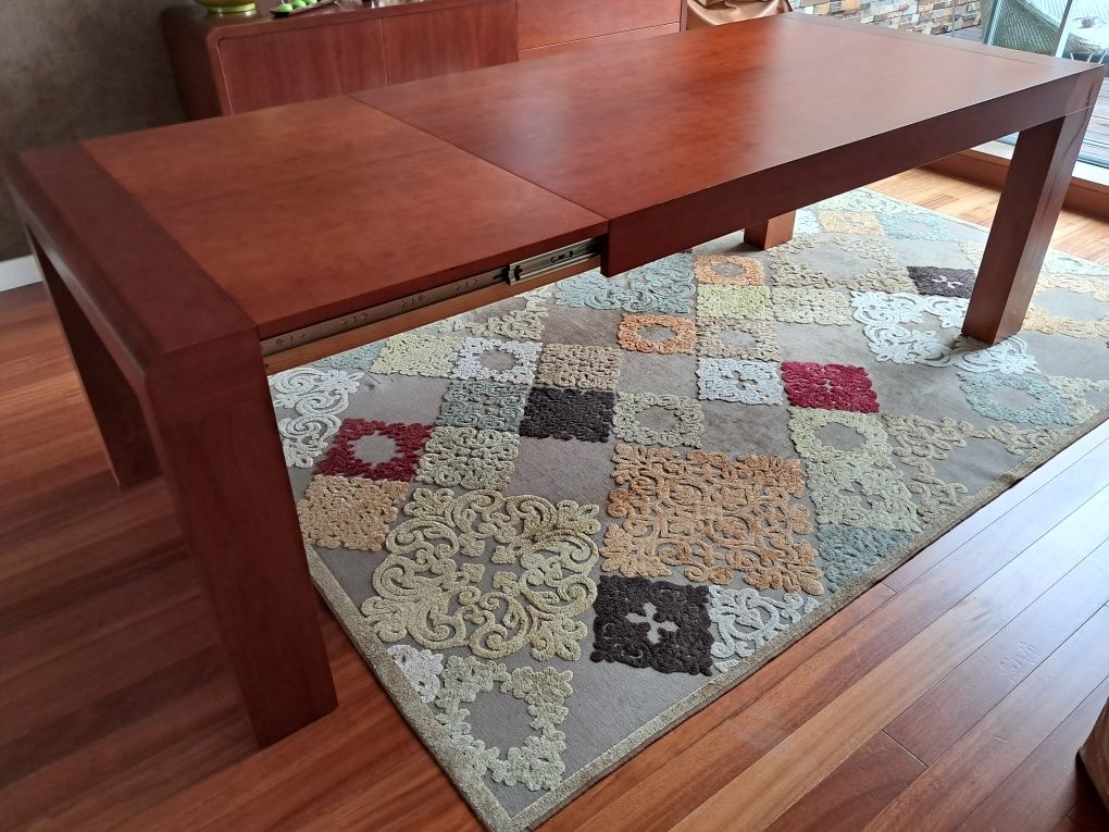 Mesa de Sala Extensível a 2,40m (C 1,80m×A 78cm×L 1m): 300€