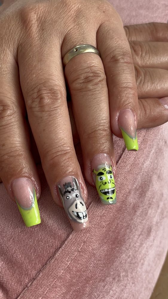 Unhas de Gel e Alongamento + Nail Art – Lousã