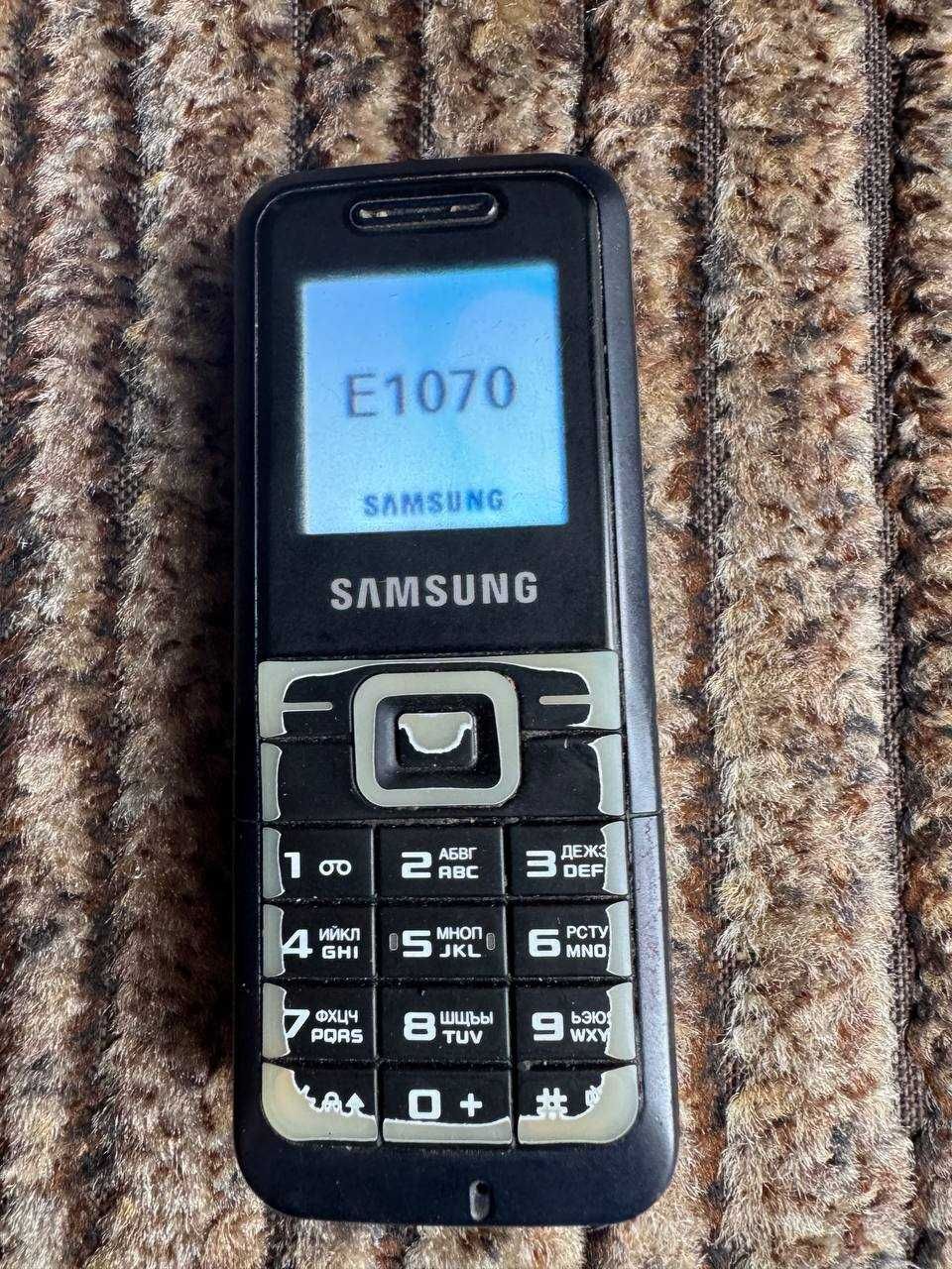 Мобильный телефон Samsung E1070 black