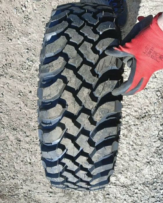 Продам резину новую на Ниву