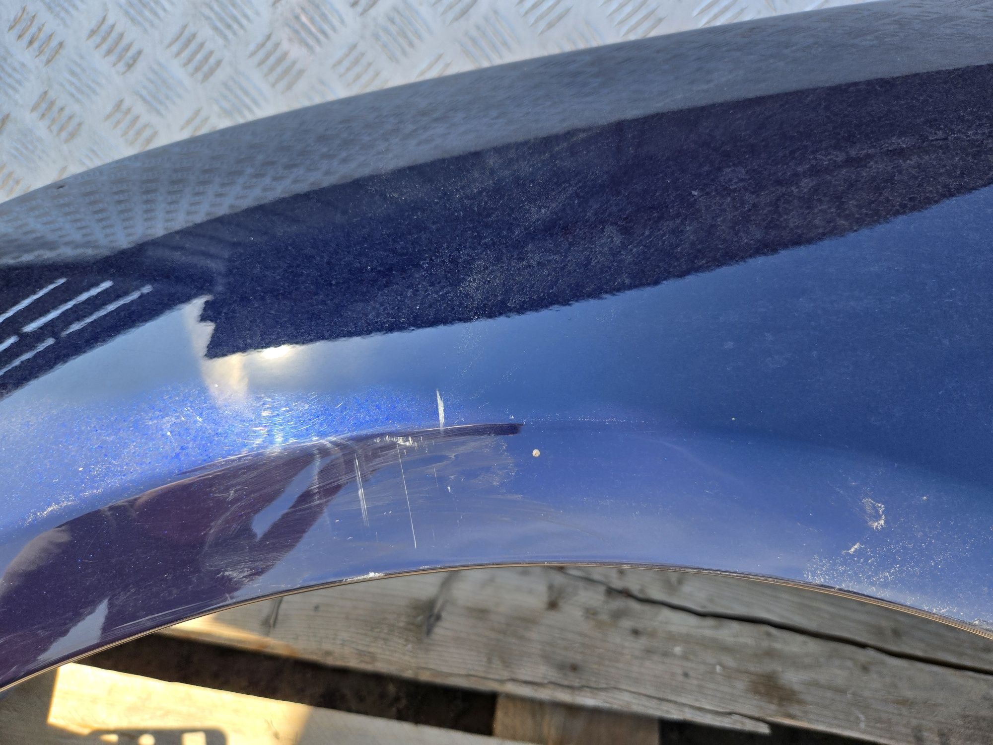 Blotnik lewy przod maserati ghibli III kompletny kod 426 b blu