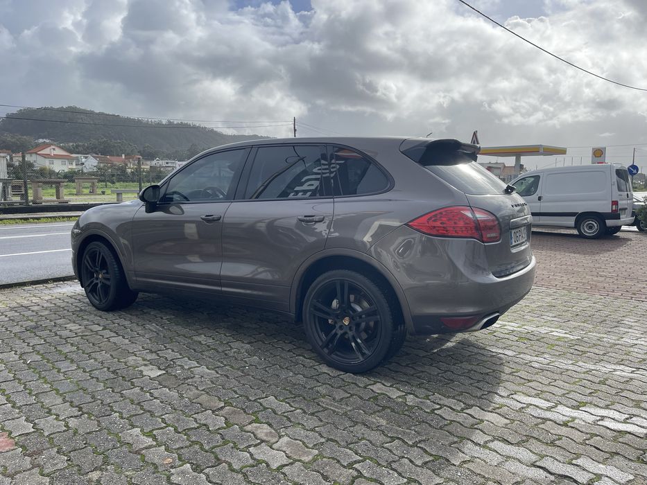 Porshe cayenne s hybrid