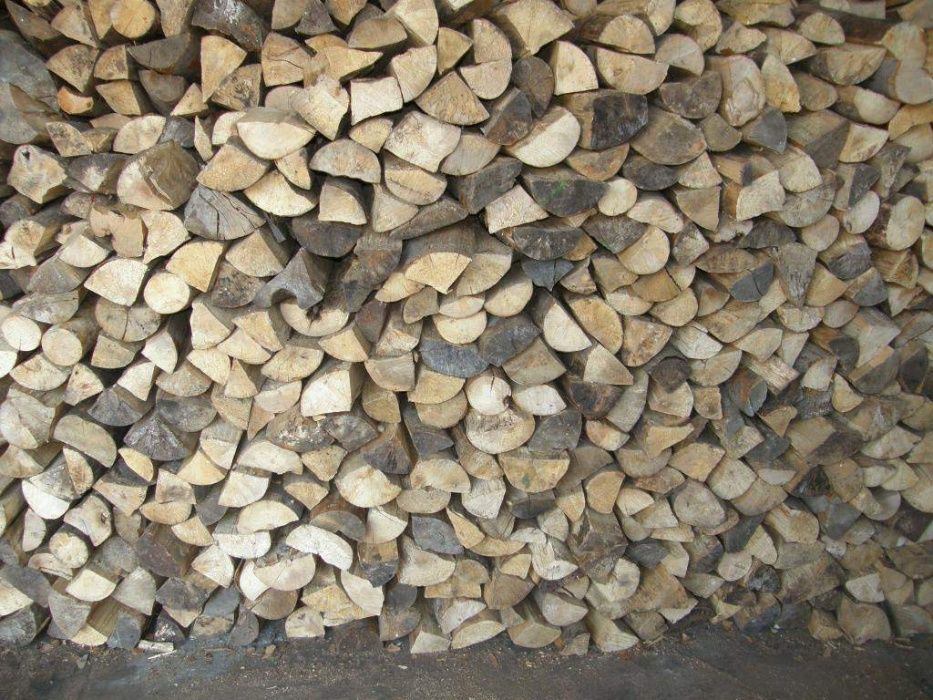 Drewno kominkowe opałowe , sezonowane pocięte i połupane