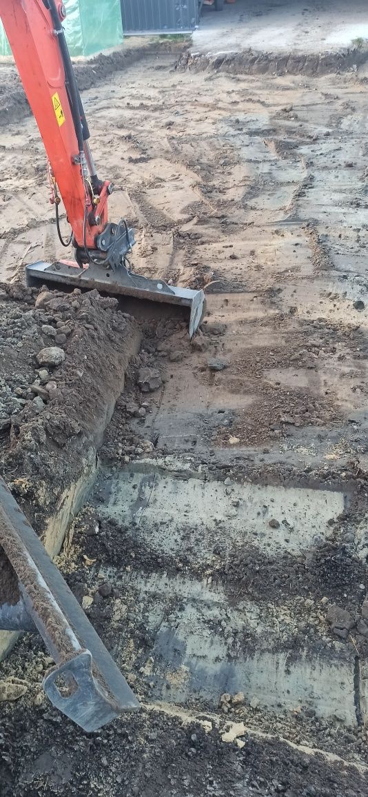 Usługi minikoparką KUBOTA kx-027
