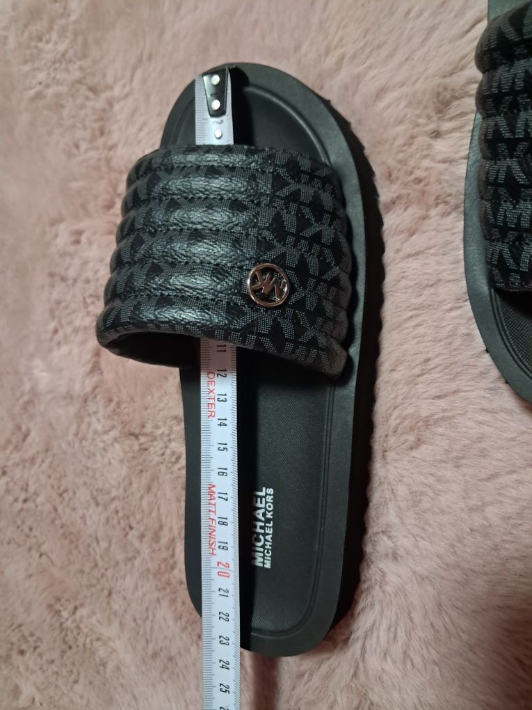 Michael Kors czarne klapki r 35/36 logowane monogram MK teagan