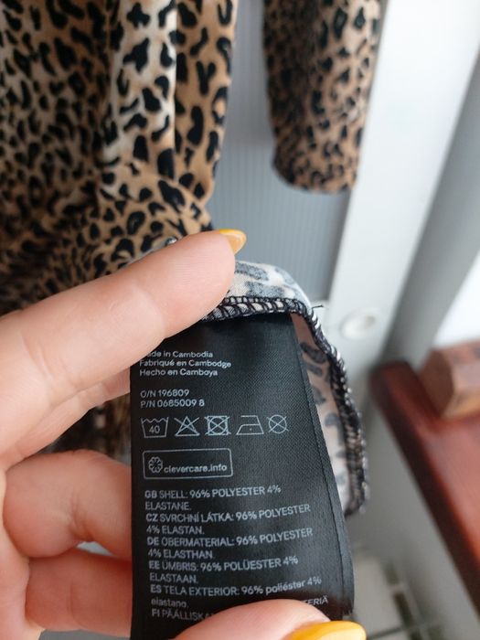 Sukienka w panterkę H&M