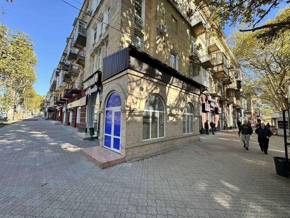 Соборна/Спаська 250 кв.м. прохідняк ціна 40000 грн/міс