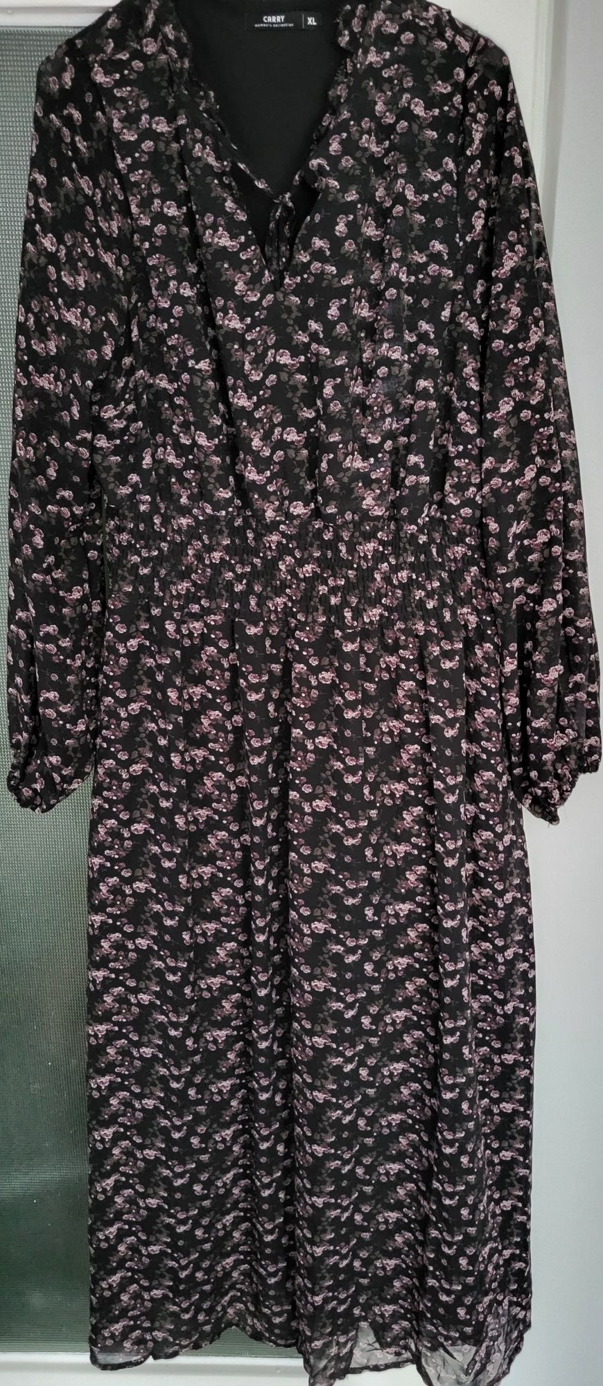 Sukienka maxi Carry