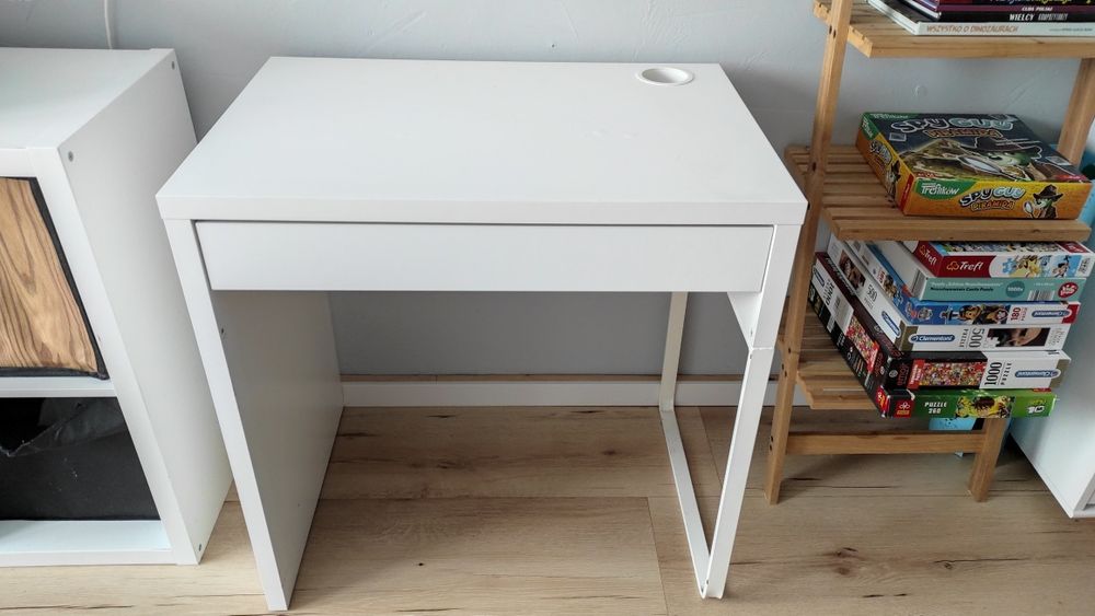 Biurko białe z szufladą