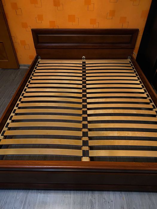 Łóżko duże 200x200 ze stelażem