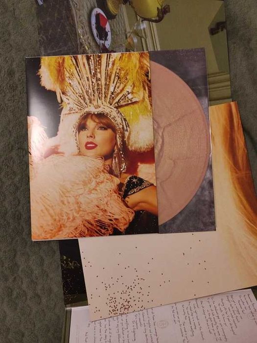 Winyl pink Taylor Swift The Life of a Showgirl Baby Target Edition
