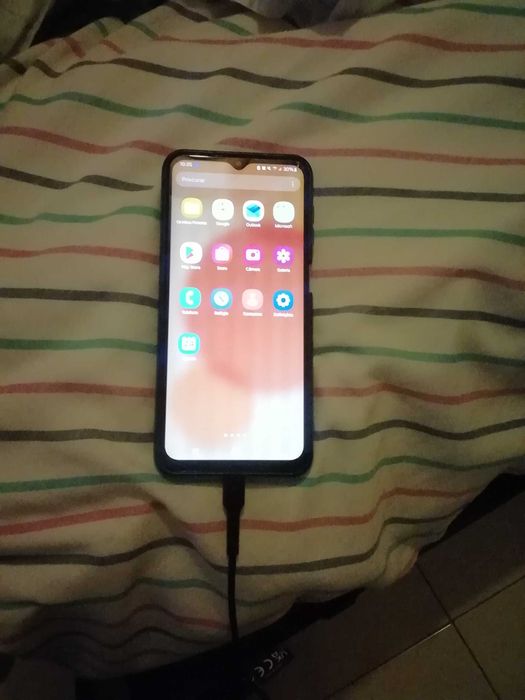 Samsung A23 5G - com capa de telemóvel - vidro ligeiramente riscado