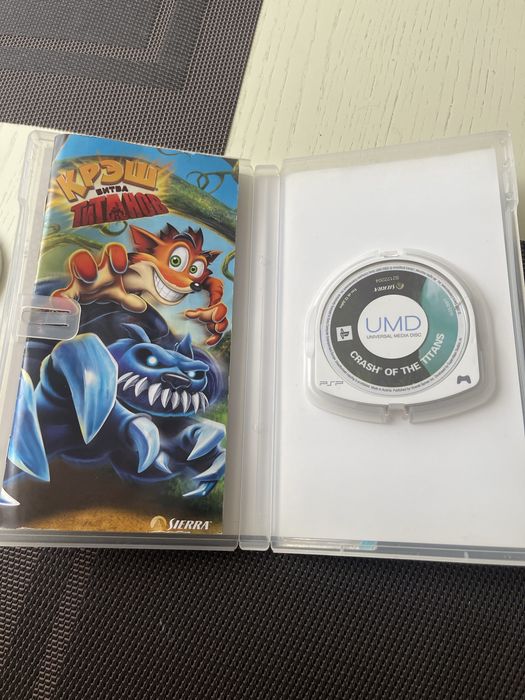 Crash psp крэш битва титанов