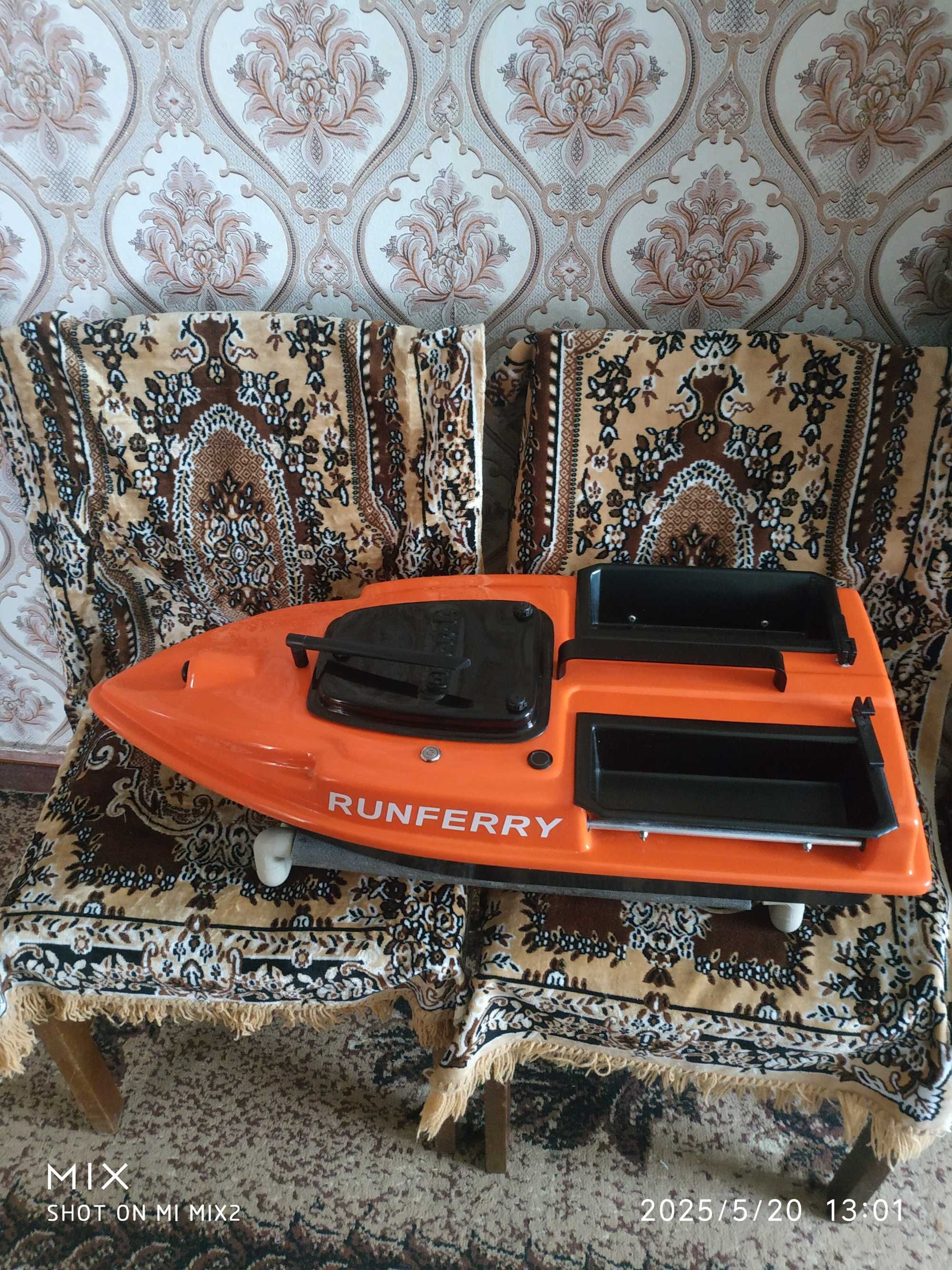 Кораблик Runferry Camarad V3 + GPS-автопілот та ехолот Lucky 918