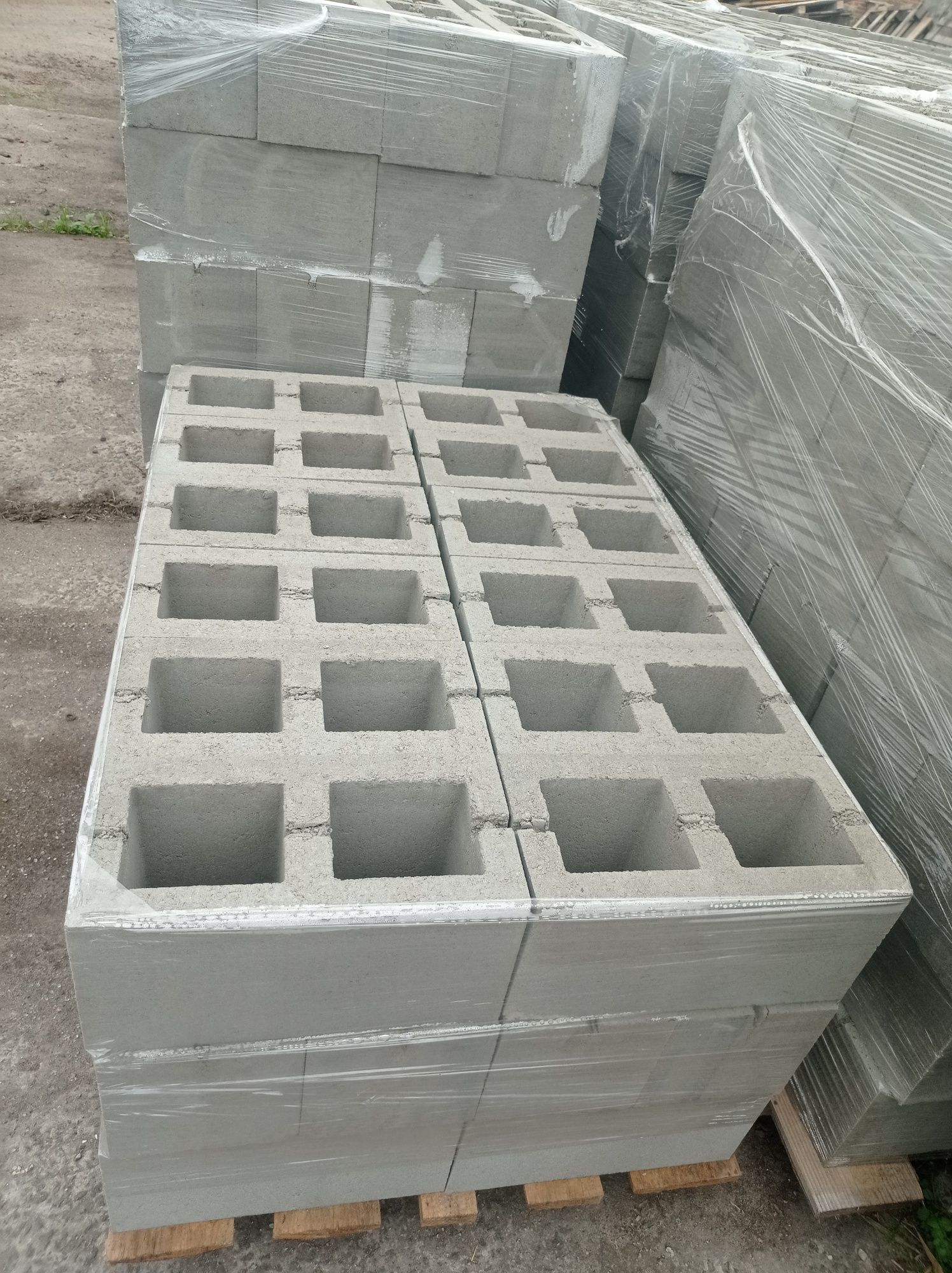 Продаємо стінові блоки, шлакоблок, стеновой блок 19*19*39см