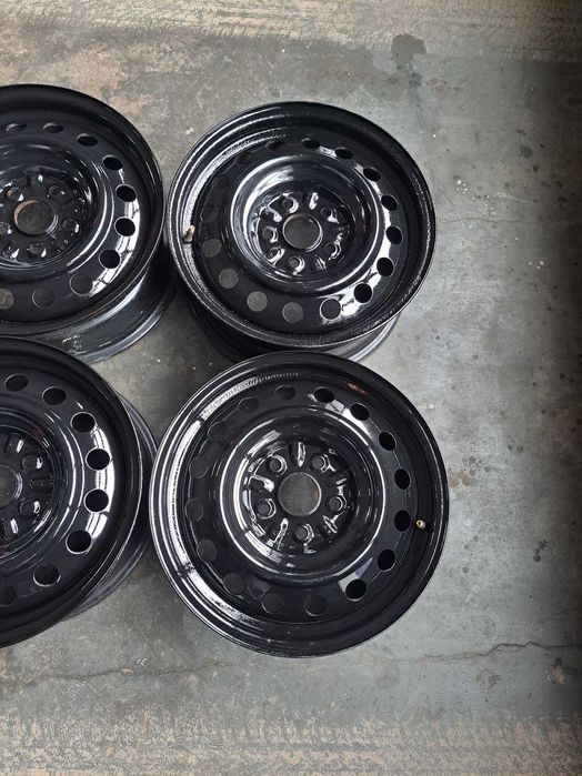 Felgi stalowe 5x114.3 16 Cali Toyota Auris Avensis Corolla RAV4