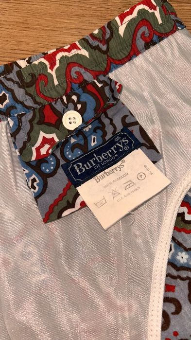 Calções praia marca Burberry