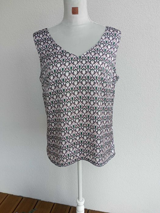 Bluzka z dekoltem V rozmiar M