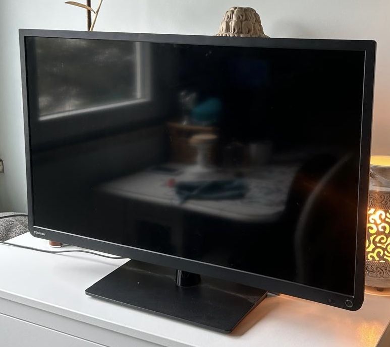 LCD Colour Tv, usado , serial n• 15J02508