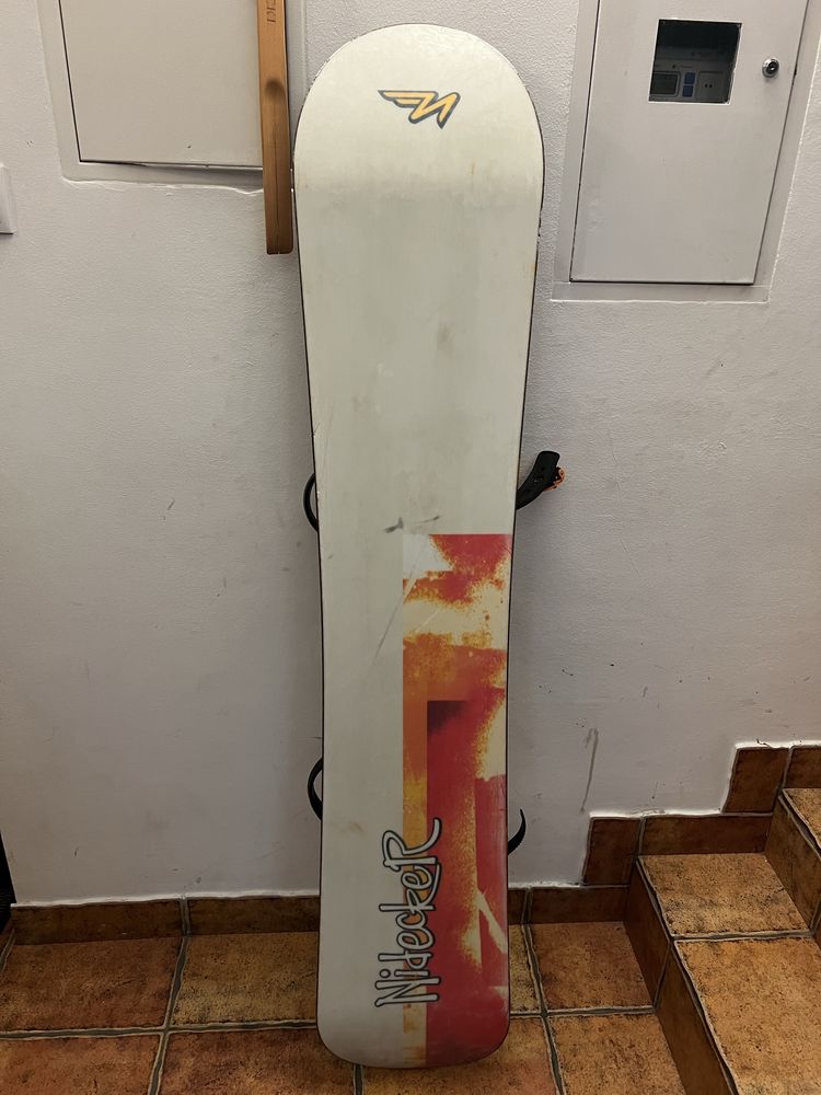 ZESTAW Snowboard NIDECKER Axis, wiązania + buty SALOMON