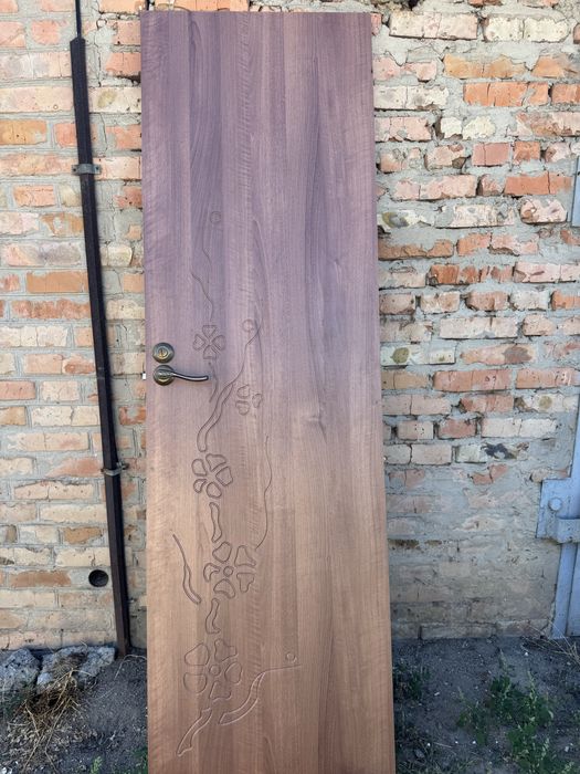 Продам межкомнатные двери