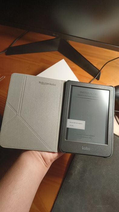 Kobo Clara Colour + Capa SleepCover *COMO NOVO*