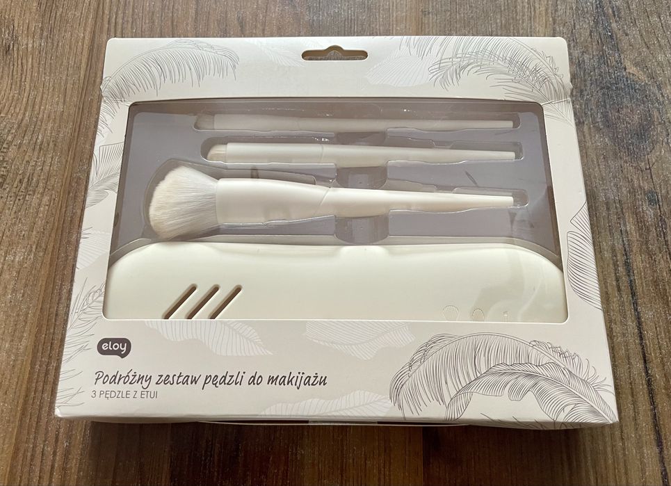 Podróżny zestaw 3 pędzli do makijażu z etui eloy