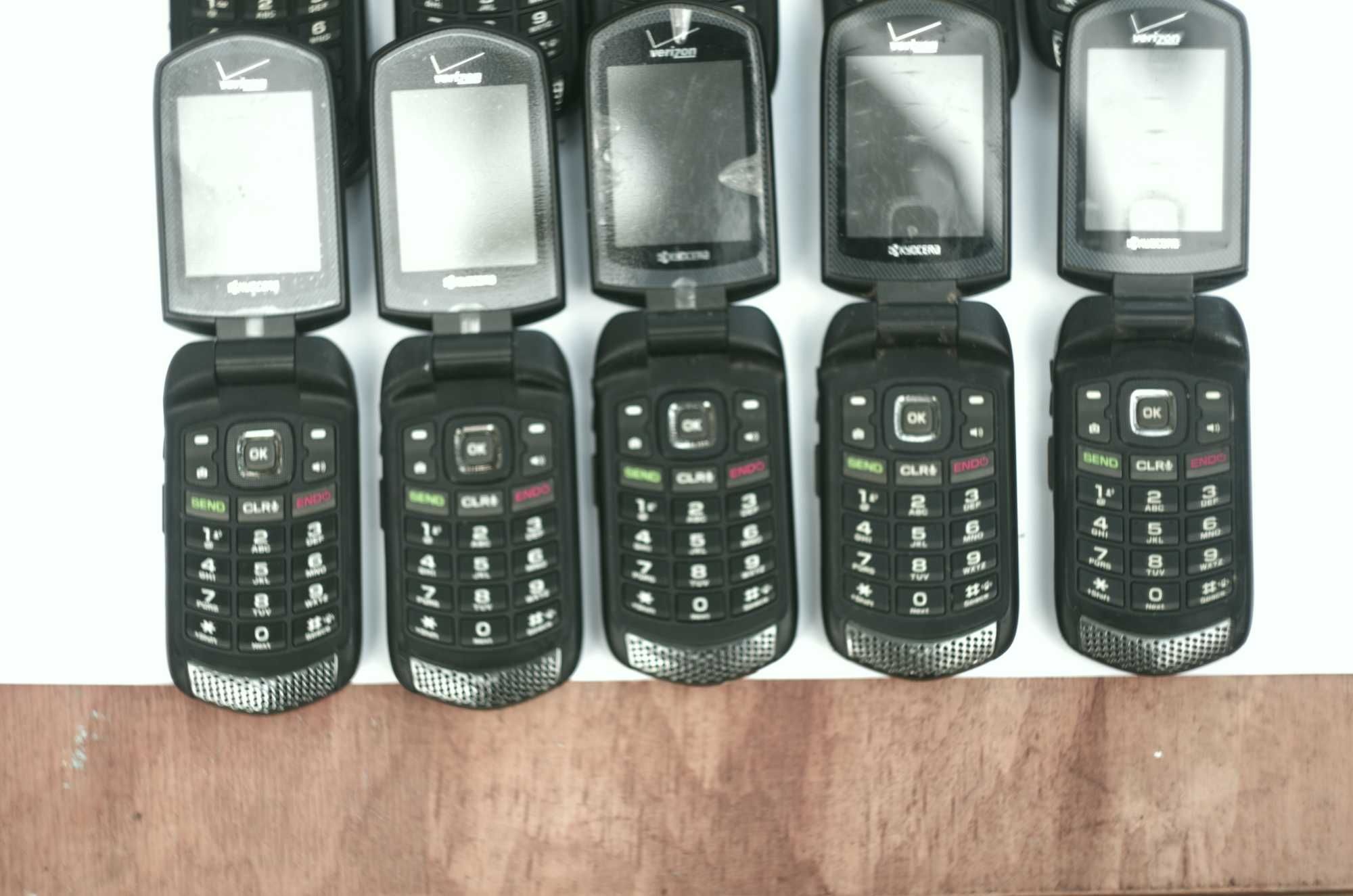 Захищені телефони розкладушки KYOCERA DURA Samsung Convoy від 600 гр