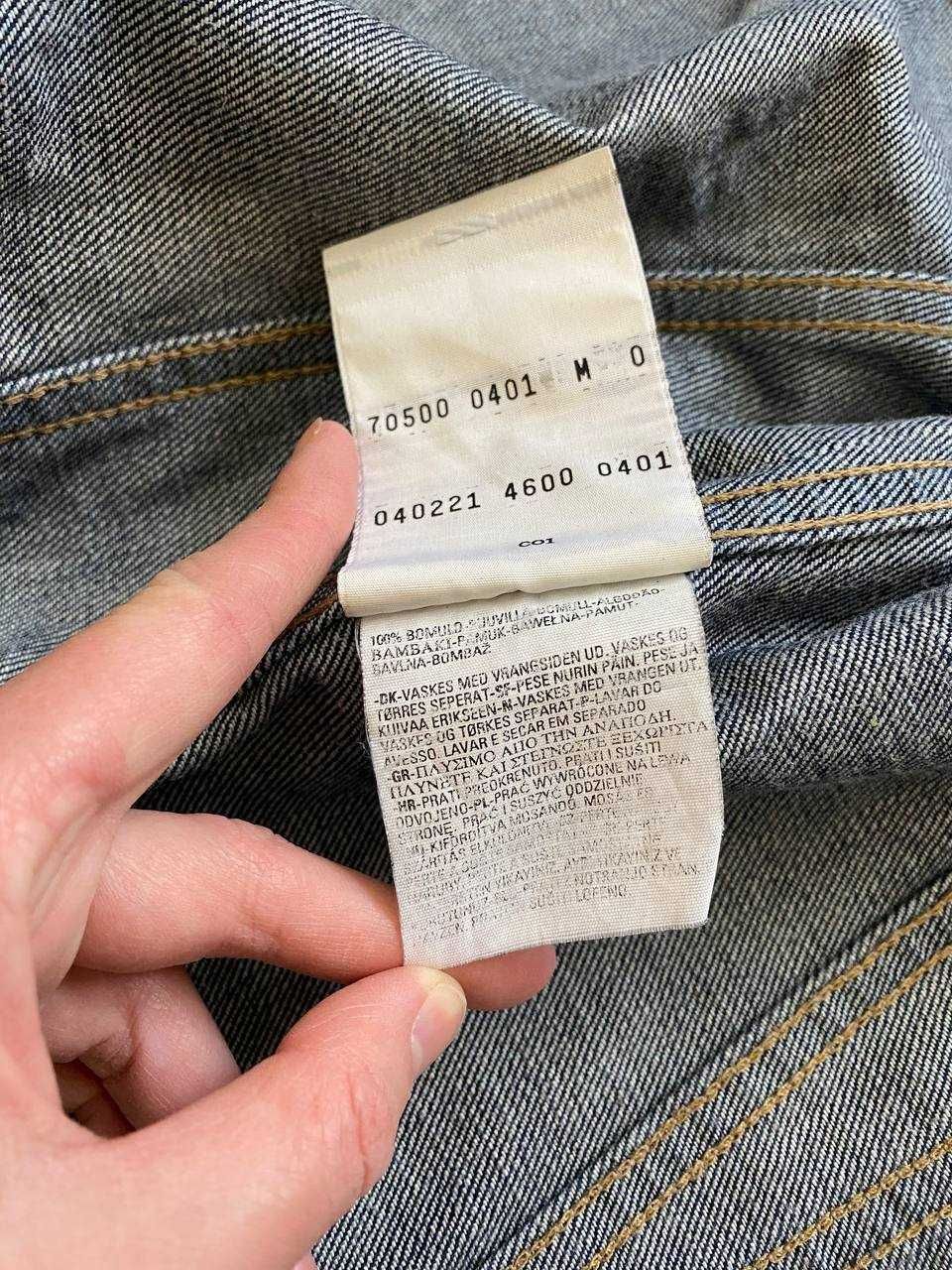 джинсова куртка Levi's
Unisex
розмір S-M