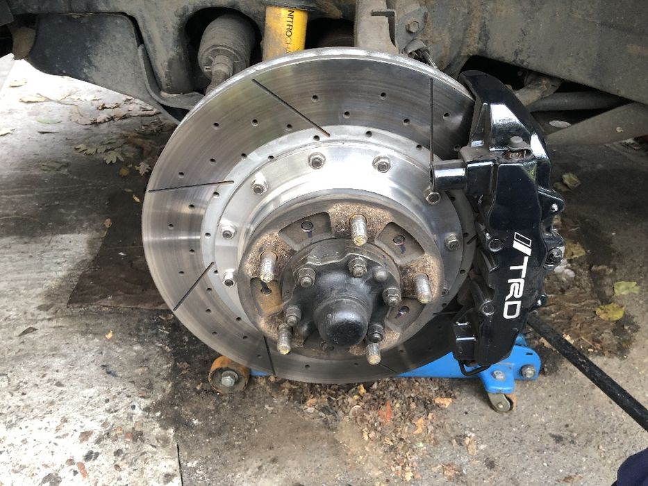 Продам комплект гальм брембо Toyota land cruiser (tlc) 100 , 200 ,300.