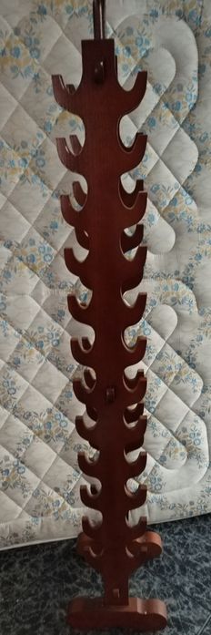 Expositor de pistolas ou espadas