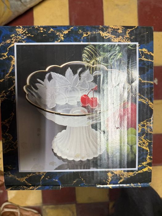 Fruteira ou saladeira em Cristal japonês