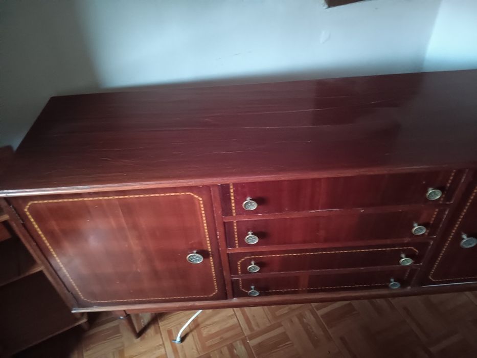 Vendo aparador e cristaleira vintagem em madeira lacada